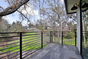 34-web-or-mls-27-print-2021 Doris Ave Exteriors-2