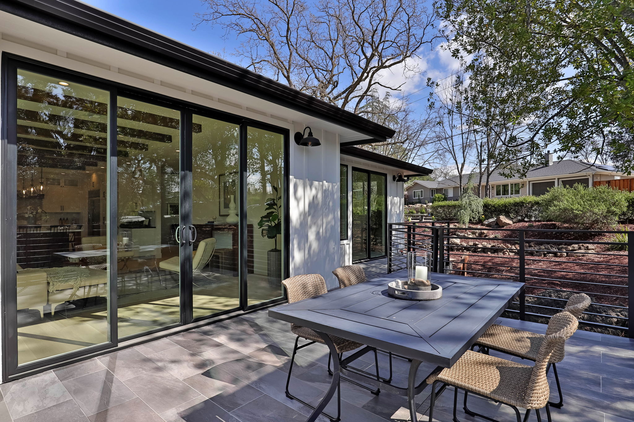 64-web-or-mls-62-print-2021 Doris Ave Exteriors-14