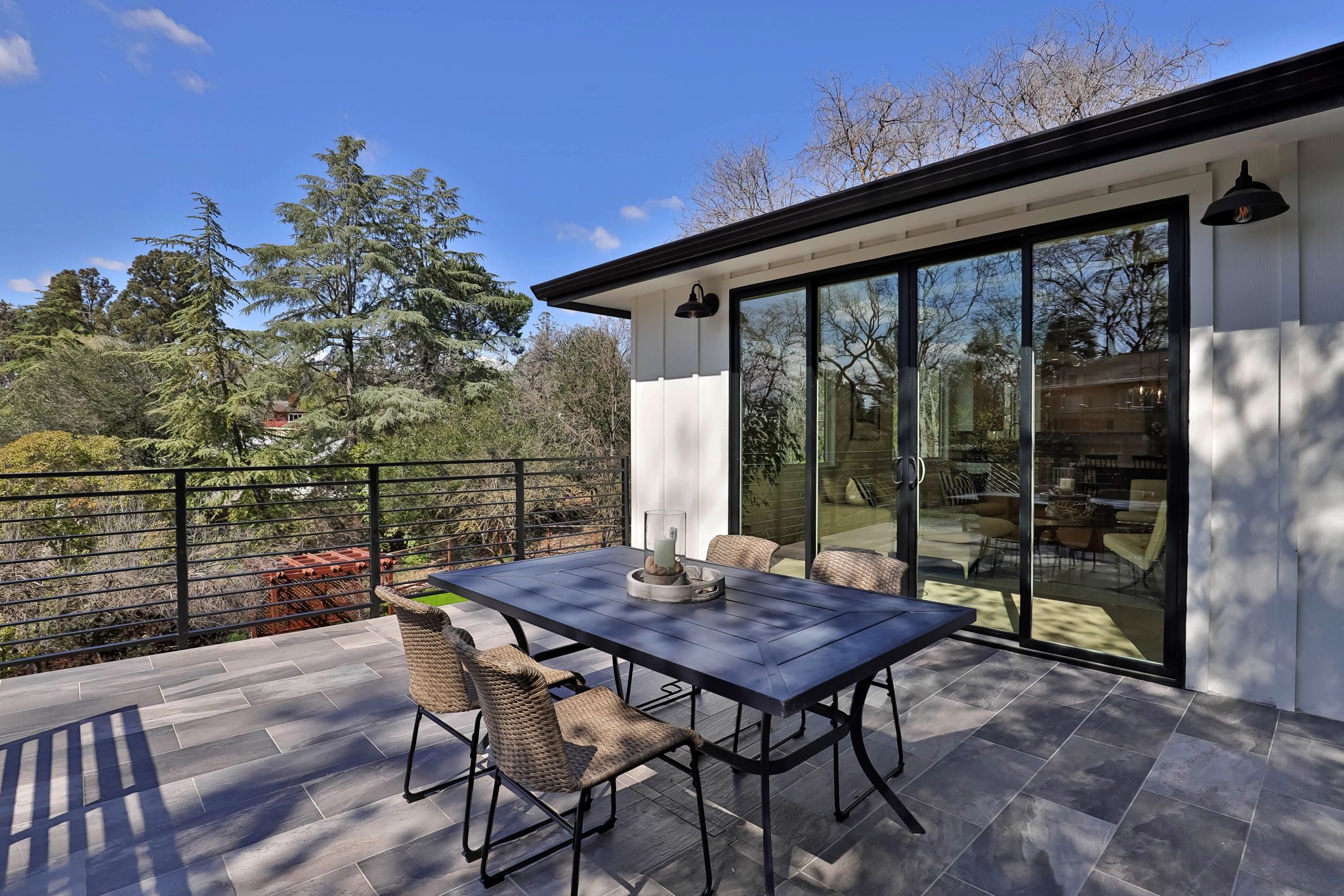 65-web-or-mls-63-print-2021 Doris Ave Exteriors-12